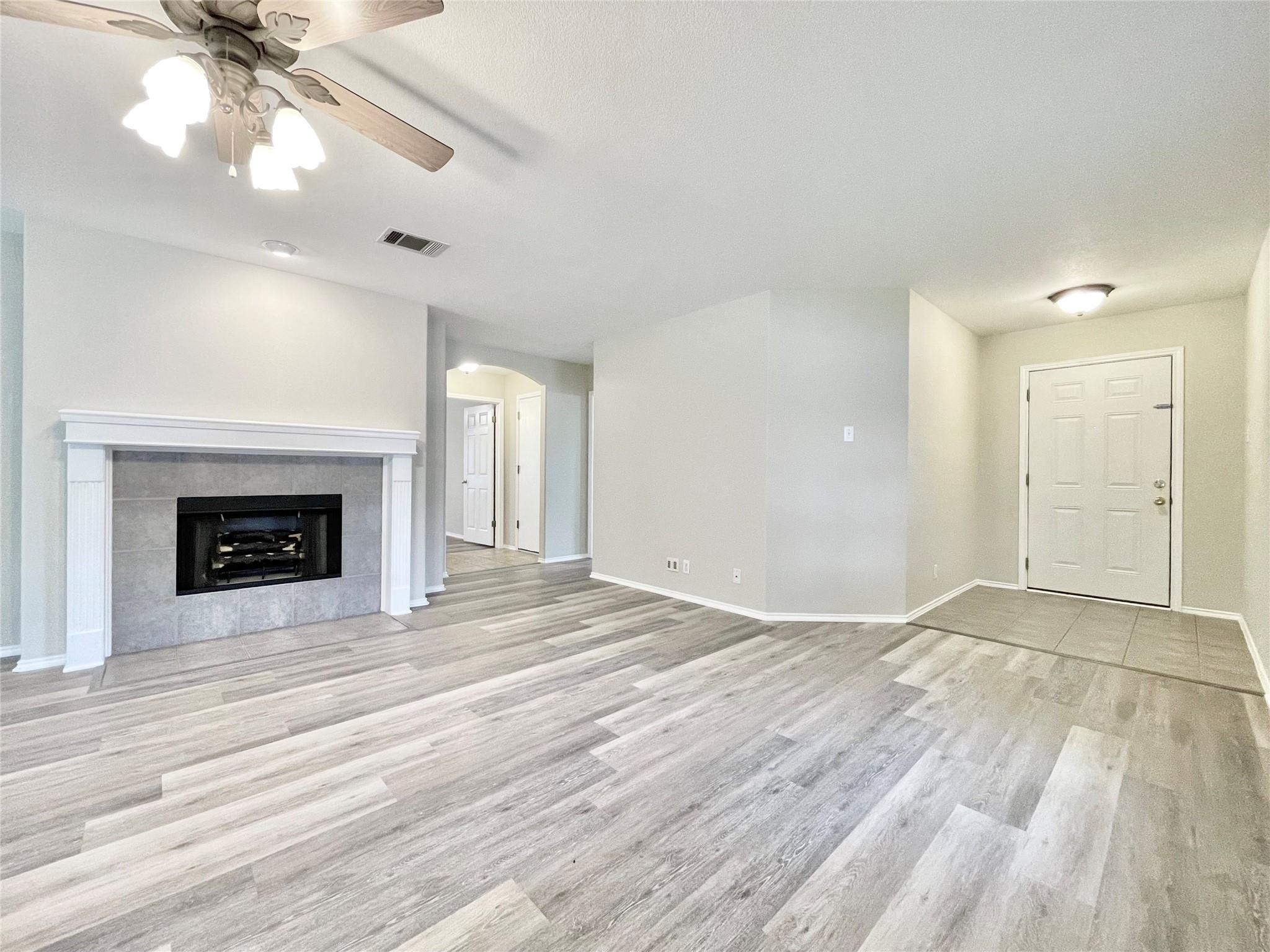 1909 Horizon Park Blvd Property Photo 4