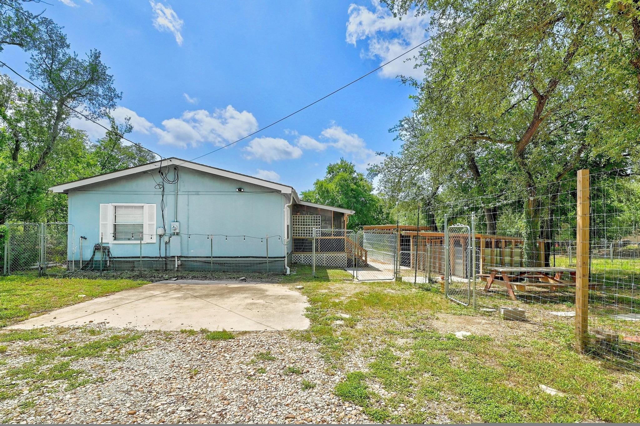 7807 Williamson Creek Dr Property Photo 1