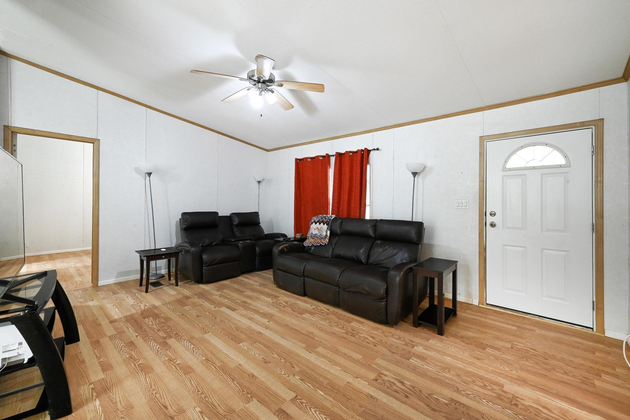 7807 Williamson Creek Dr Property Photo 3