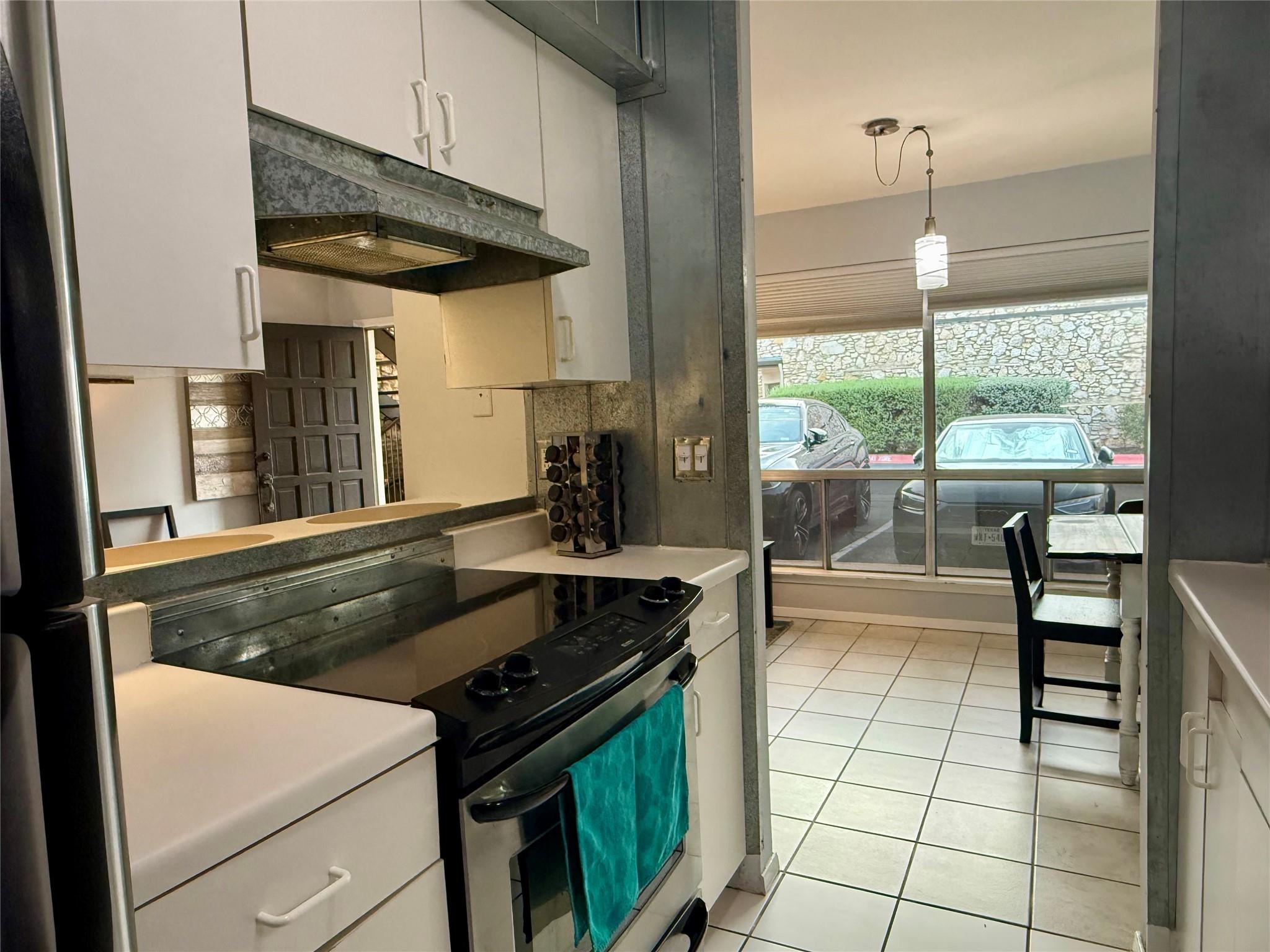 500 E Riverside Dr E #149 Property Photo 5