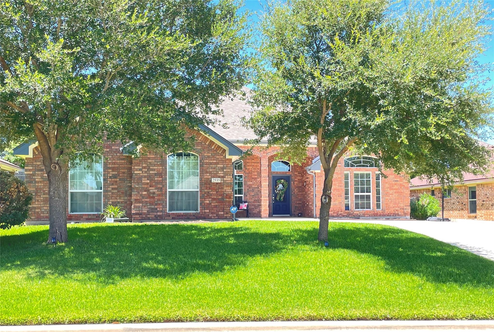 2535 Jackson Dr Property Photo