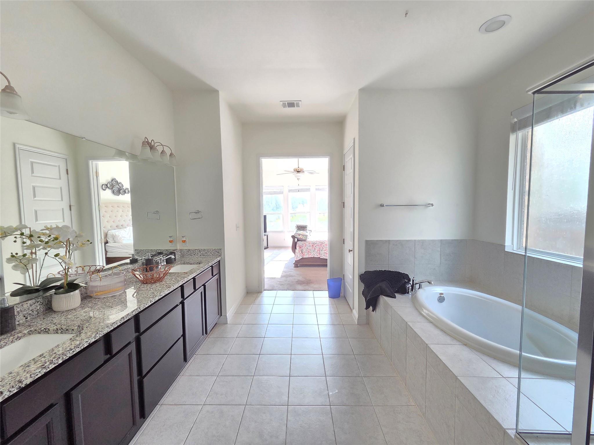 1717 Navajo Song Ln Property Photo 8