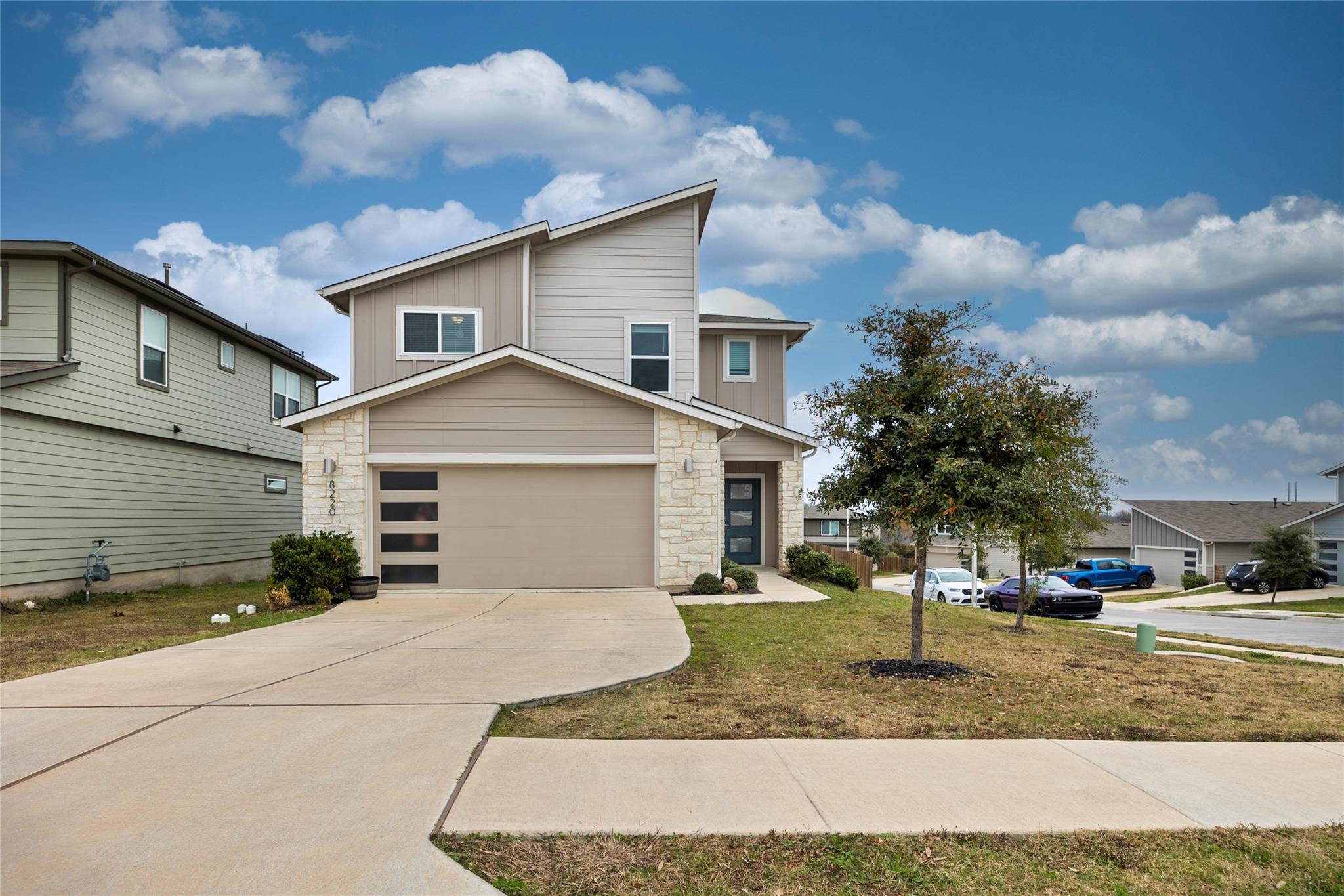 8220 Linnie Ln Property Photo