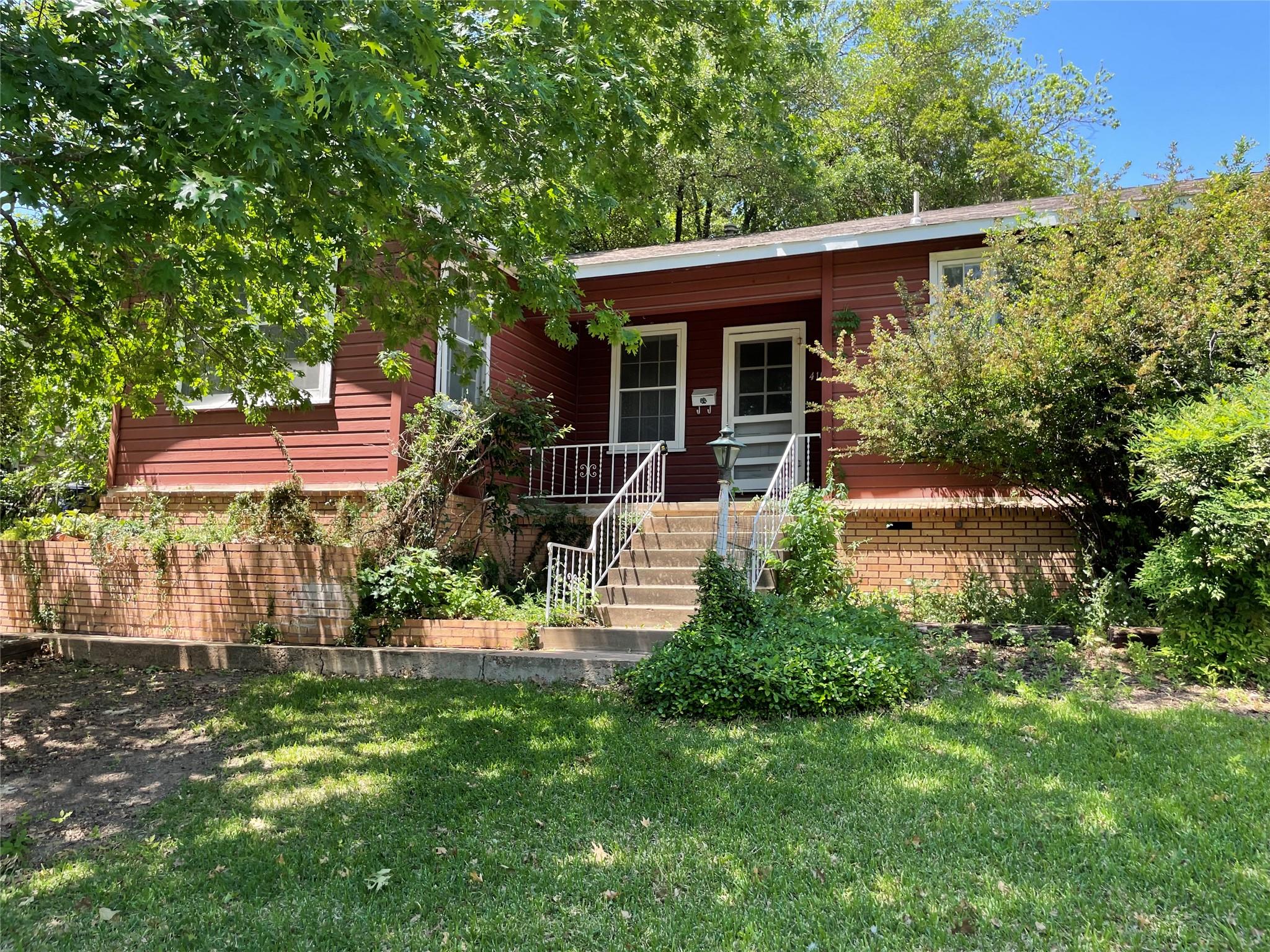 4102 Idlewild Rd Property Photo