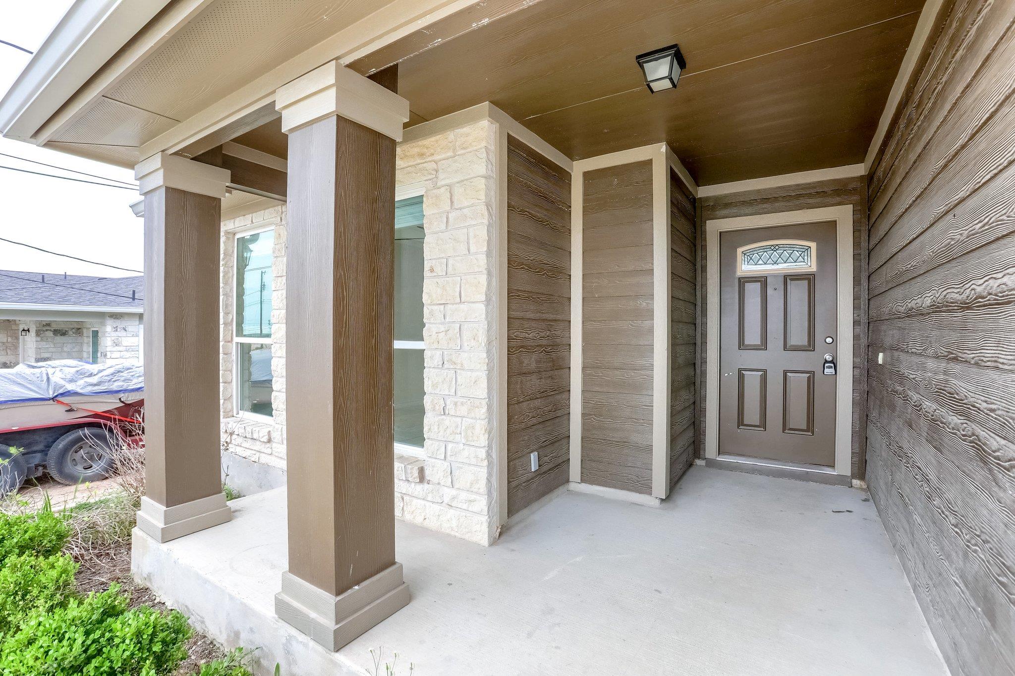 20111 Travis Dr #b Property Photo 2