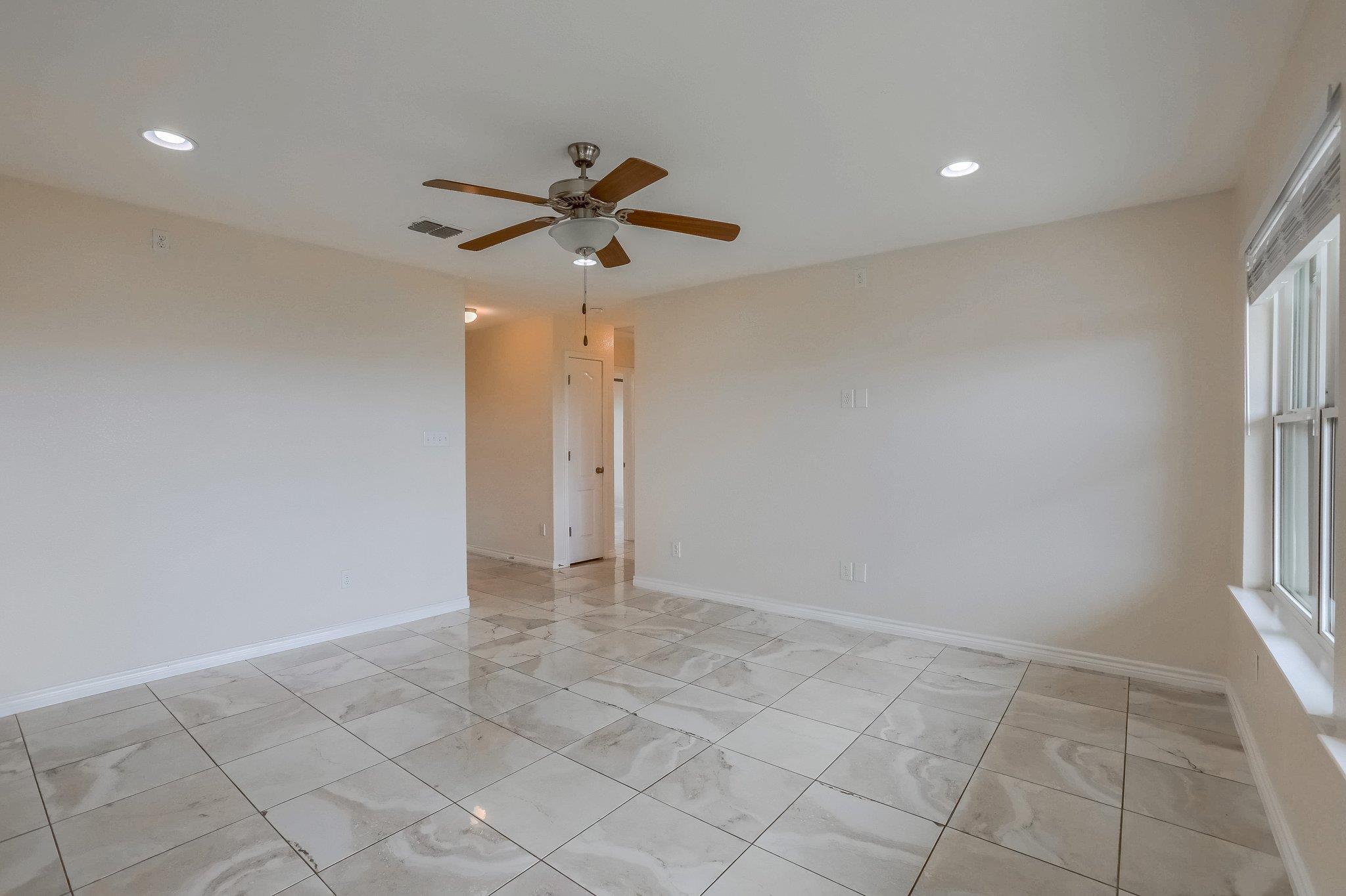 20111 Travis Dr #b Property Photo 8