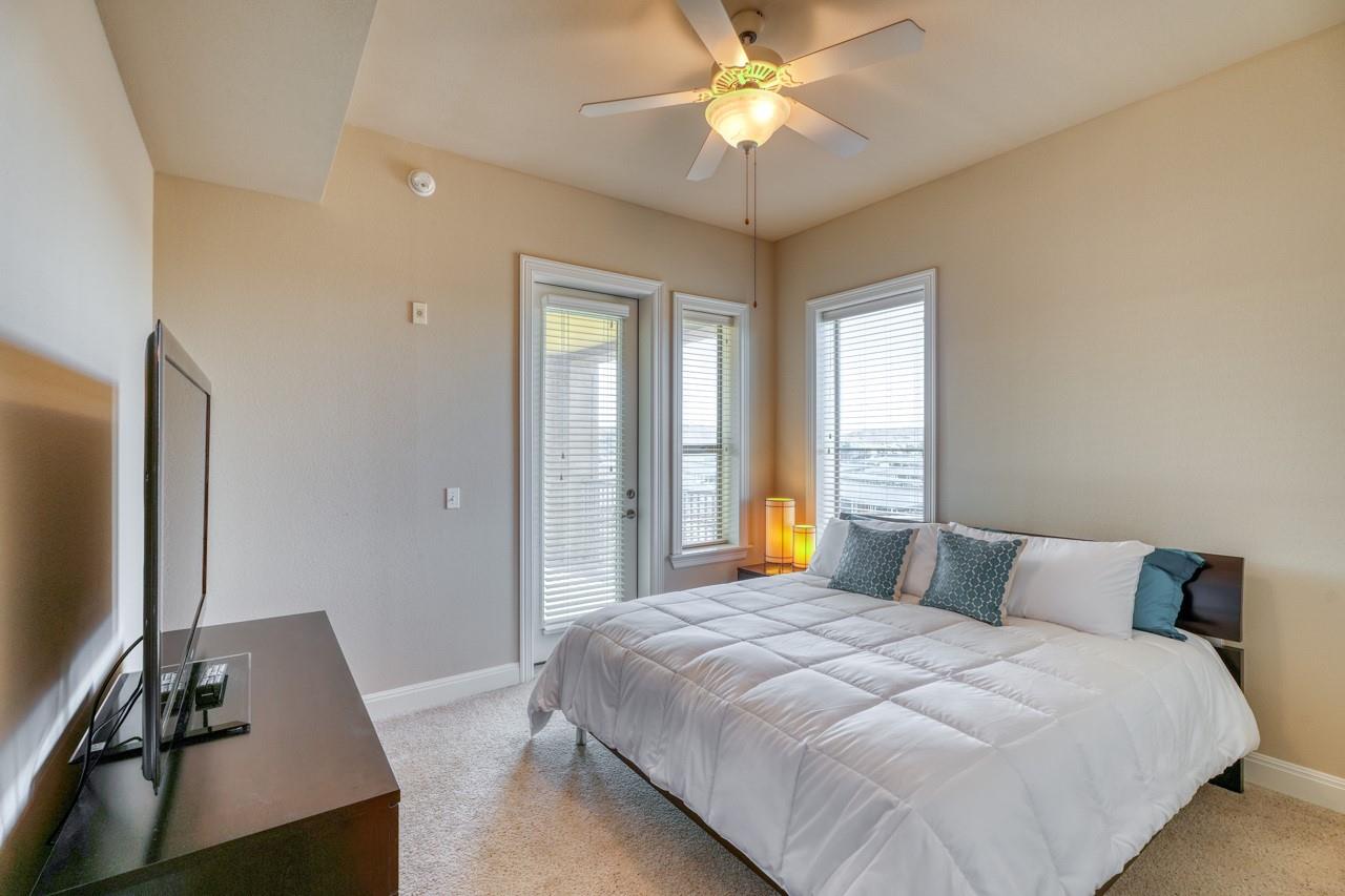 101 W Bank None #27 Property Photo 11