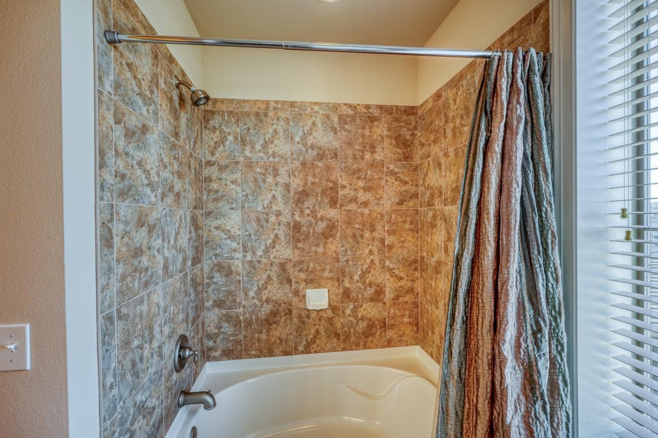 101 W Bank None #27 Property Photo 15
