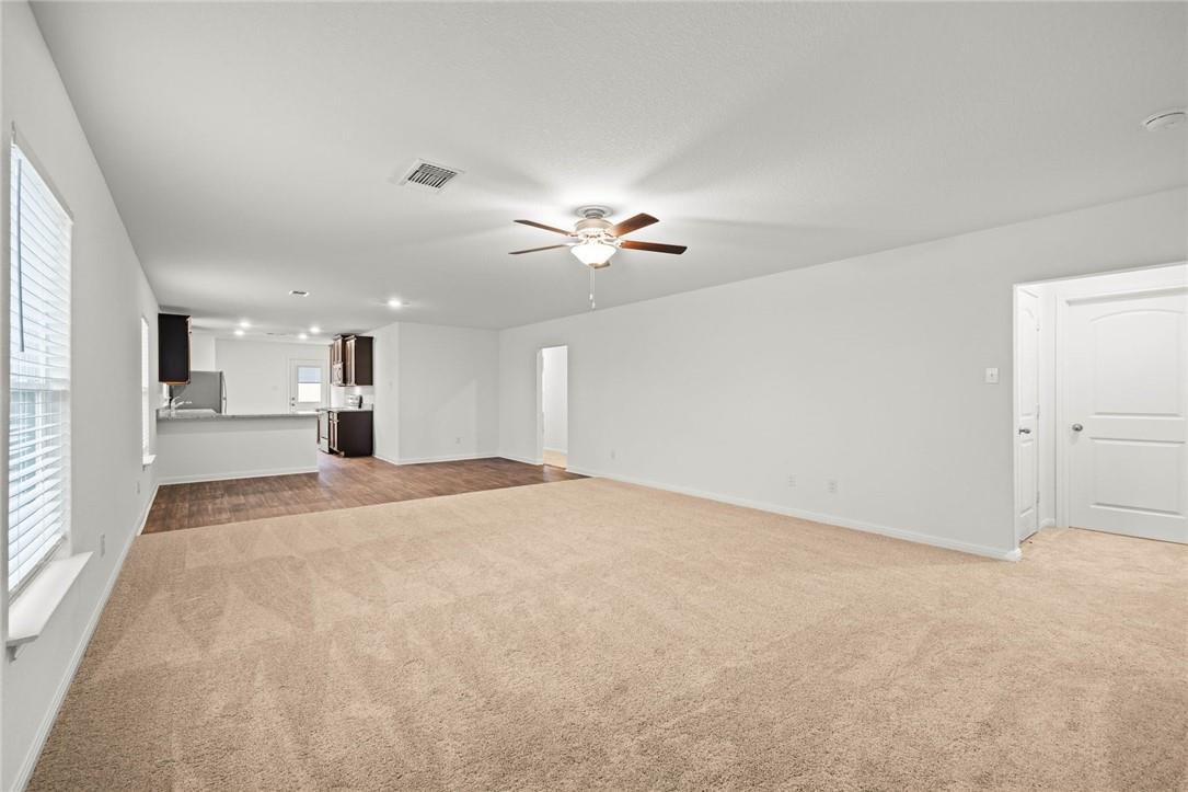101 Fairfax Ln Property Photo 6