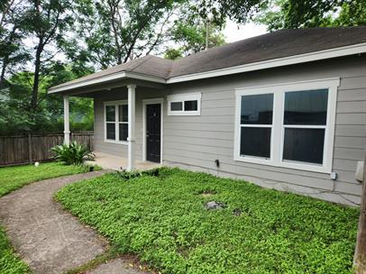 1604 Singleton Ave #b Property Photo 1