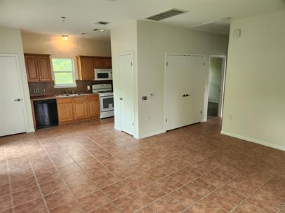 1604 Singleton Ave #b Property Photo 2