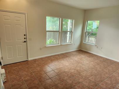 1604 Singleton Ave #b Property Photo 3