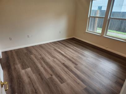 1604 Singleton Ave #b Property Photo 5