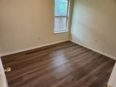1604 Singleton Ave #b Property Photo 8