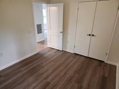 1604 Singleton Ave #b Property Photo 9