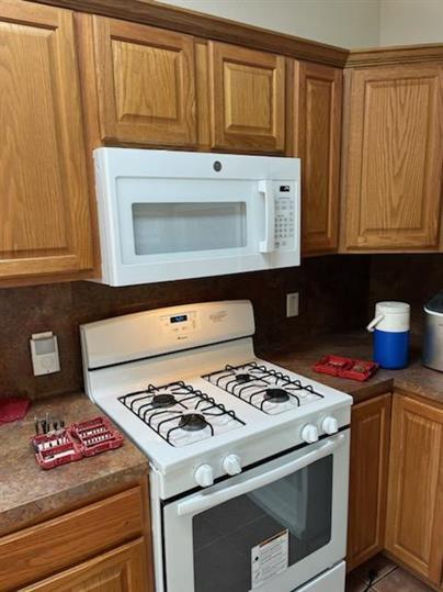 1604 Singleton Ave #b Property Photo 10