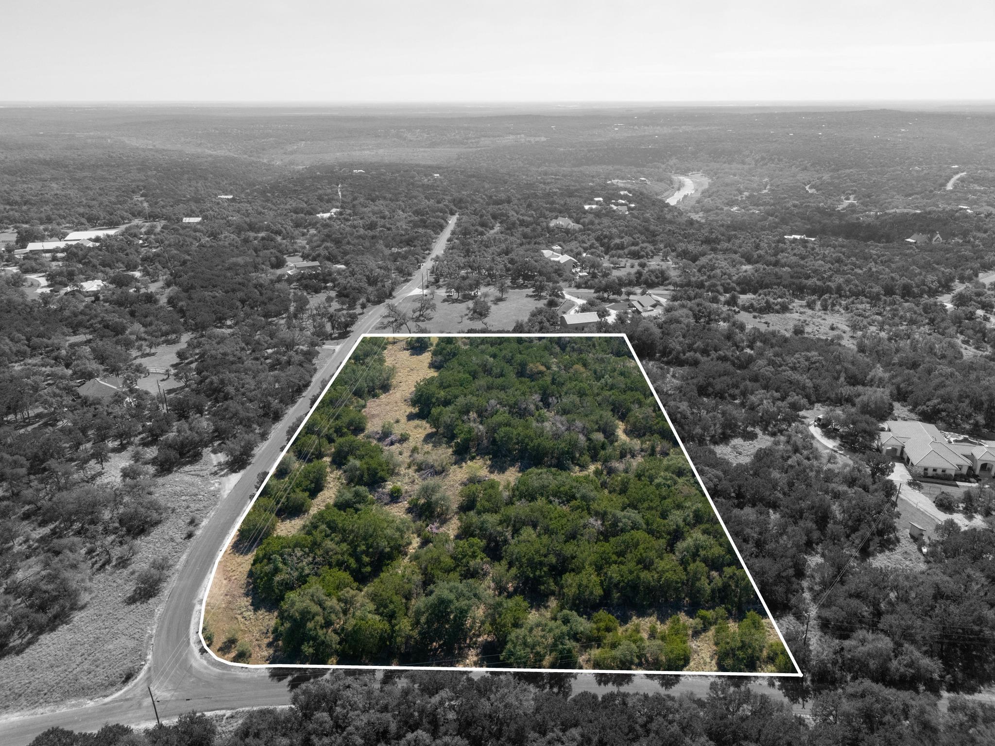 1001 Bluff View Rd Property Photo 1