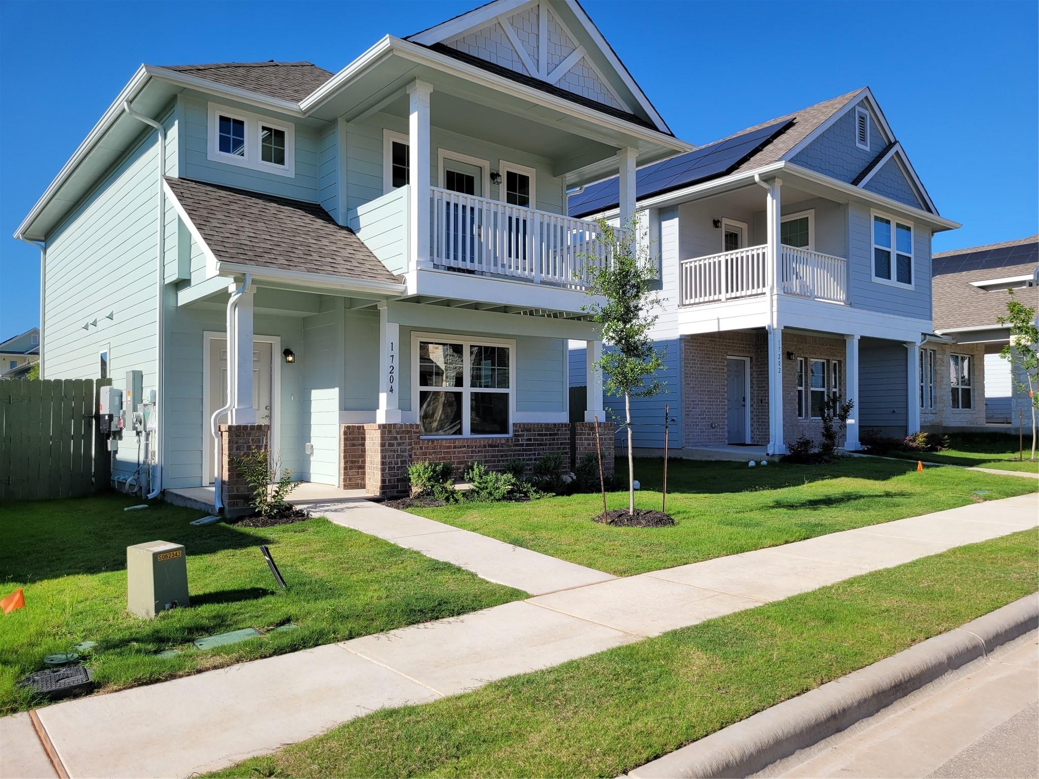 17204 Adoro Dr Property Photo 3