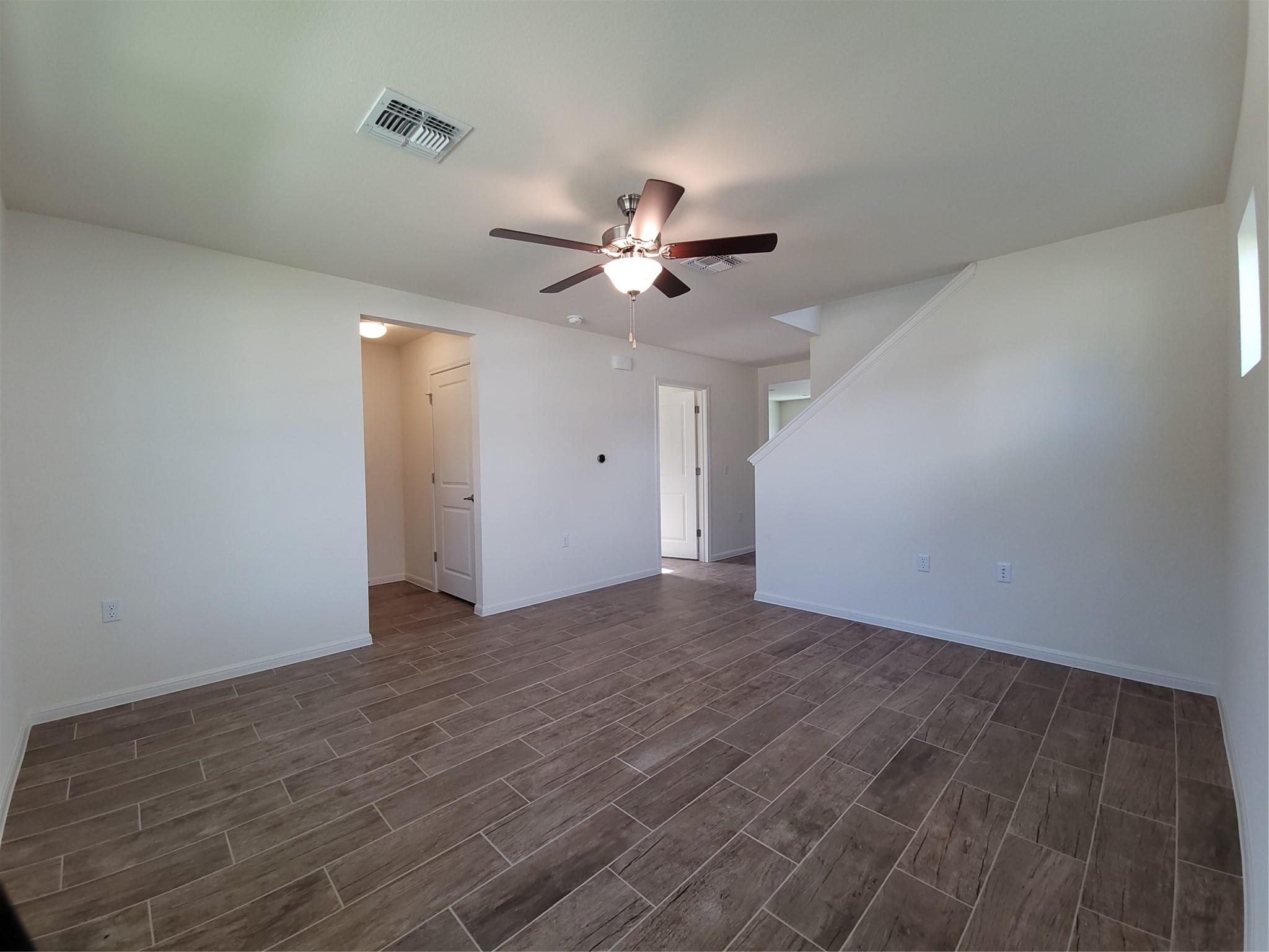 17204 Adoro Dr Property Photo 5