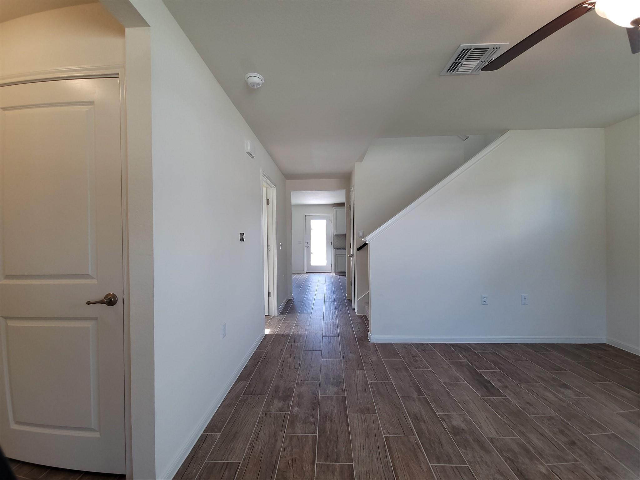 17204 Adoro Dr Property Photo 6