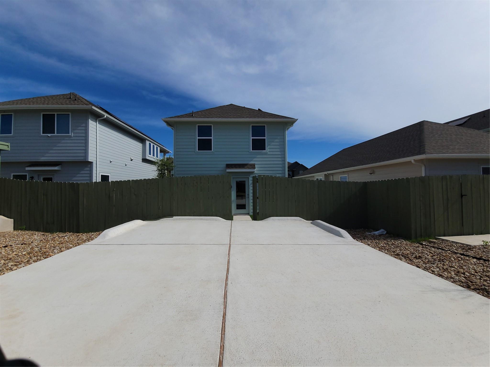 17204 Adoro Dr Property Photo 28