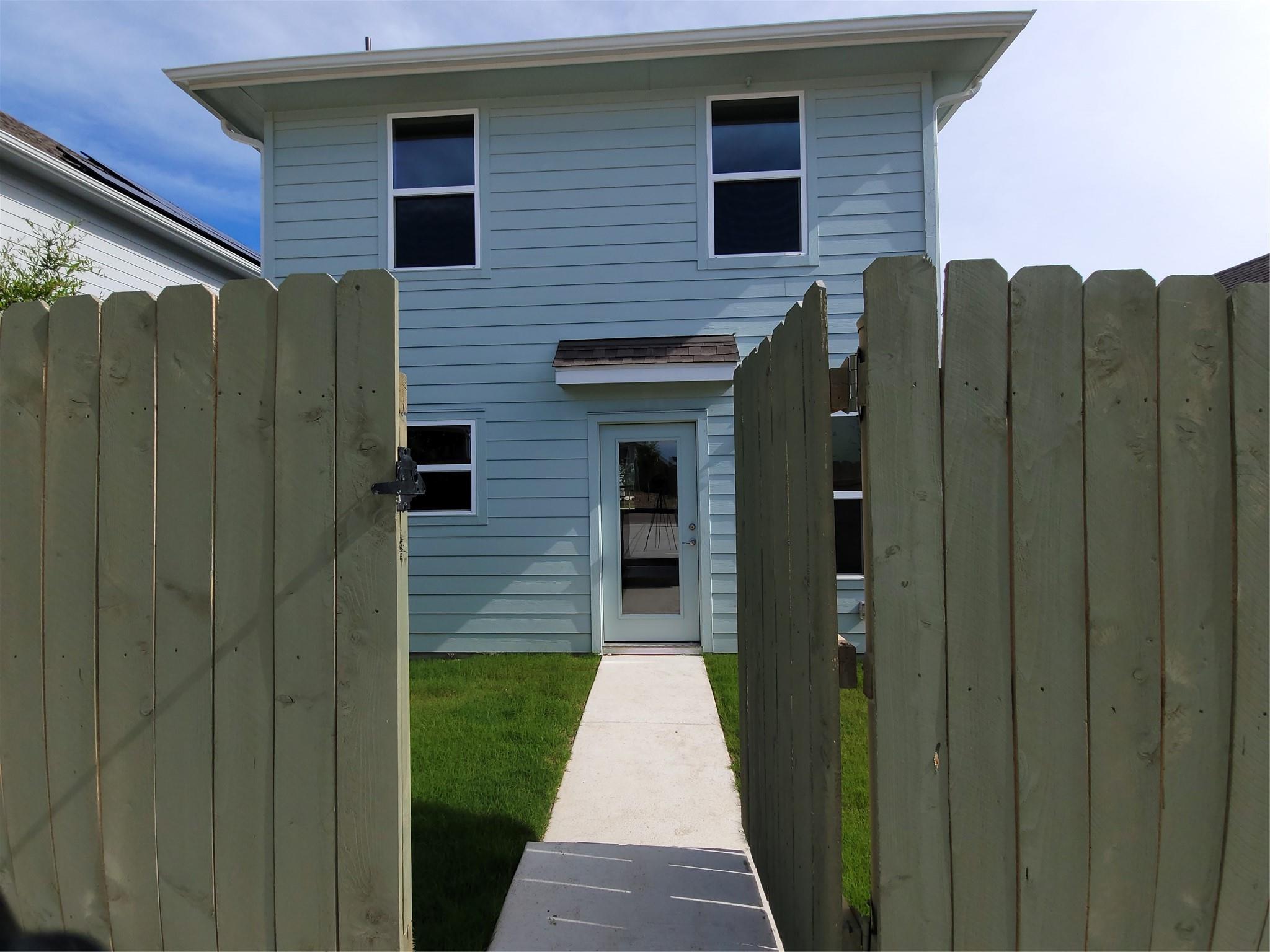 17204 Adoro Dr Property Photo 30