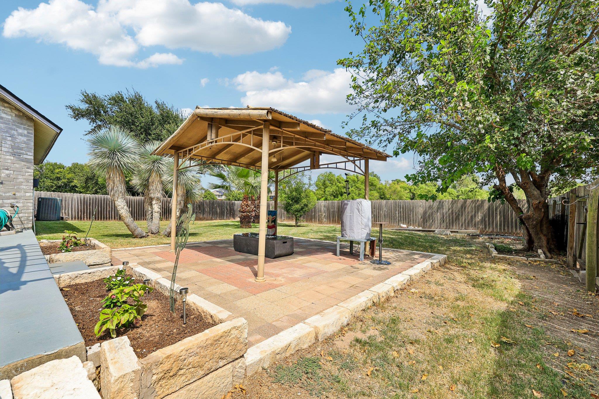 1008 Statler Bend Dr Property Photo 3