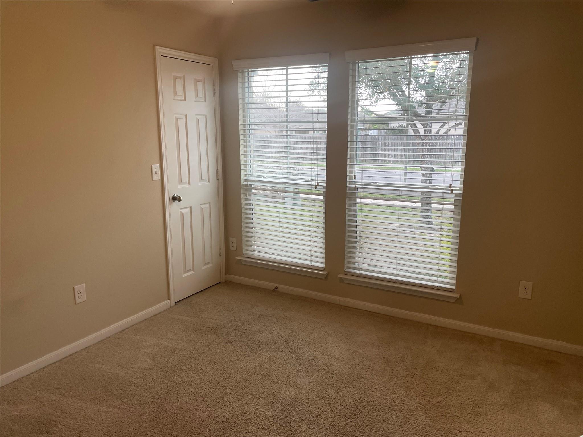 301 Teron Dr Property Photo 18