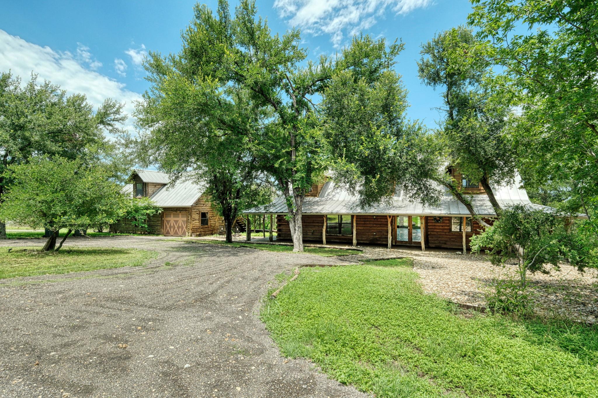 1111 Berry Ln Property Photo