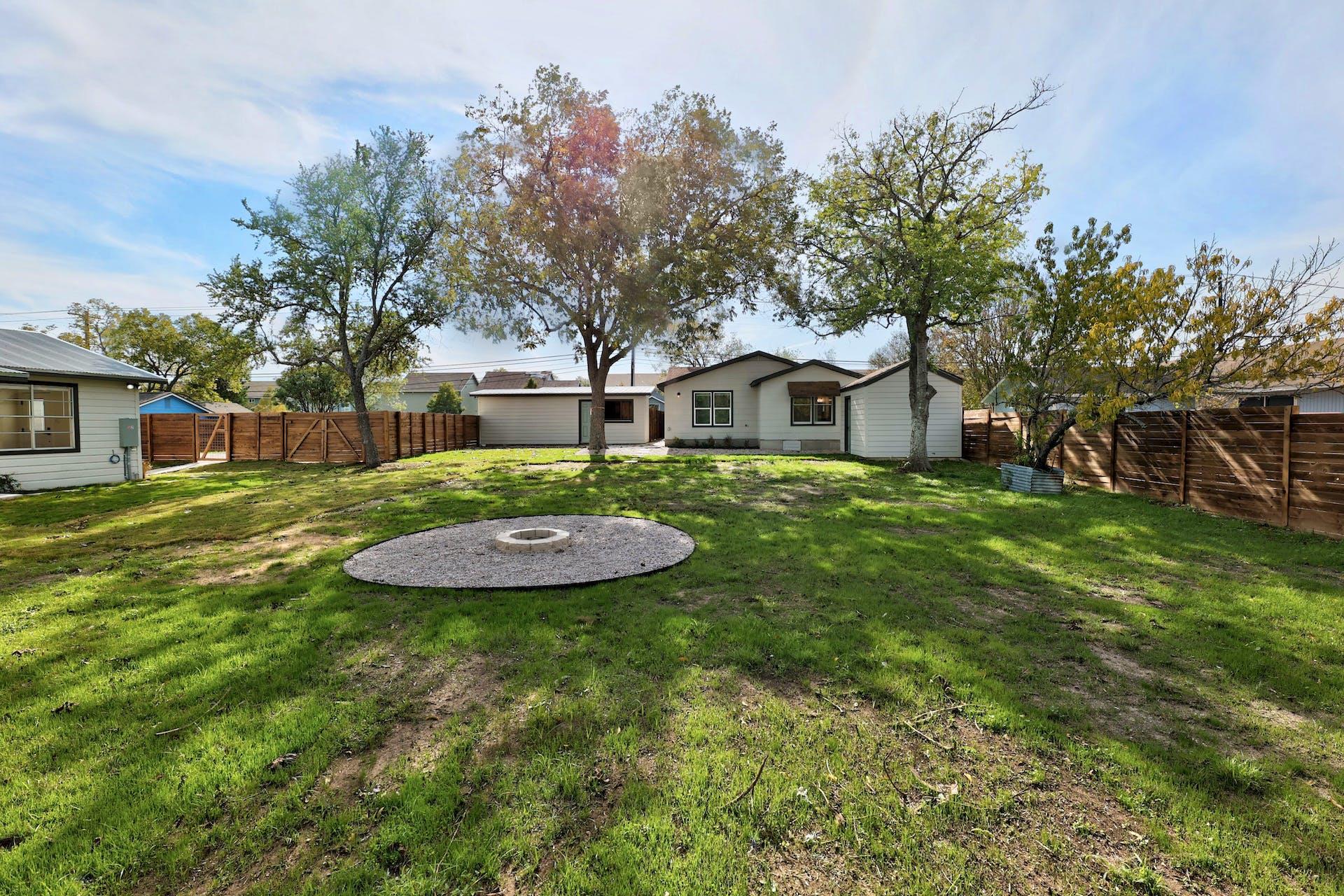 306 W Stassney Ln #1&2 Property Photo 24