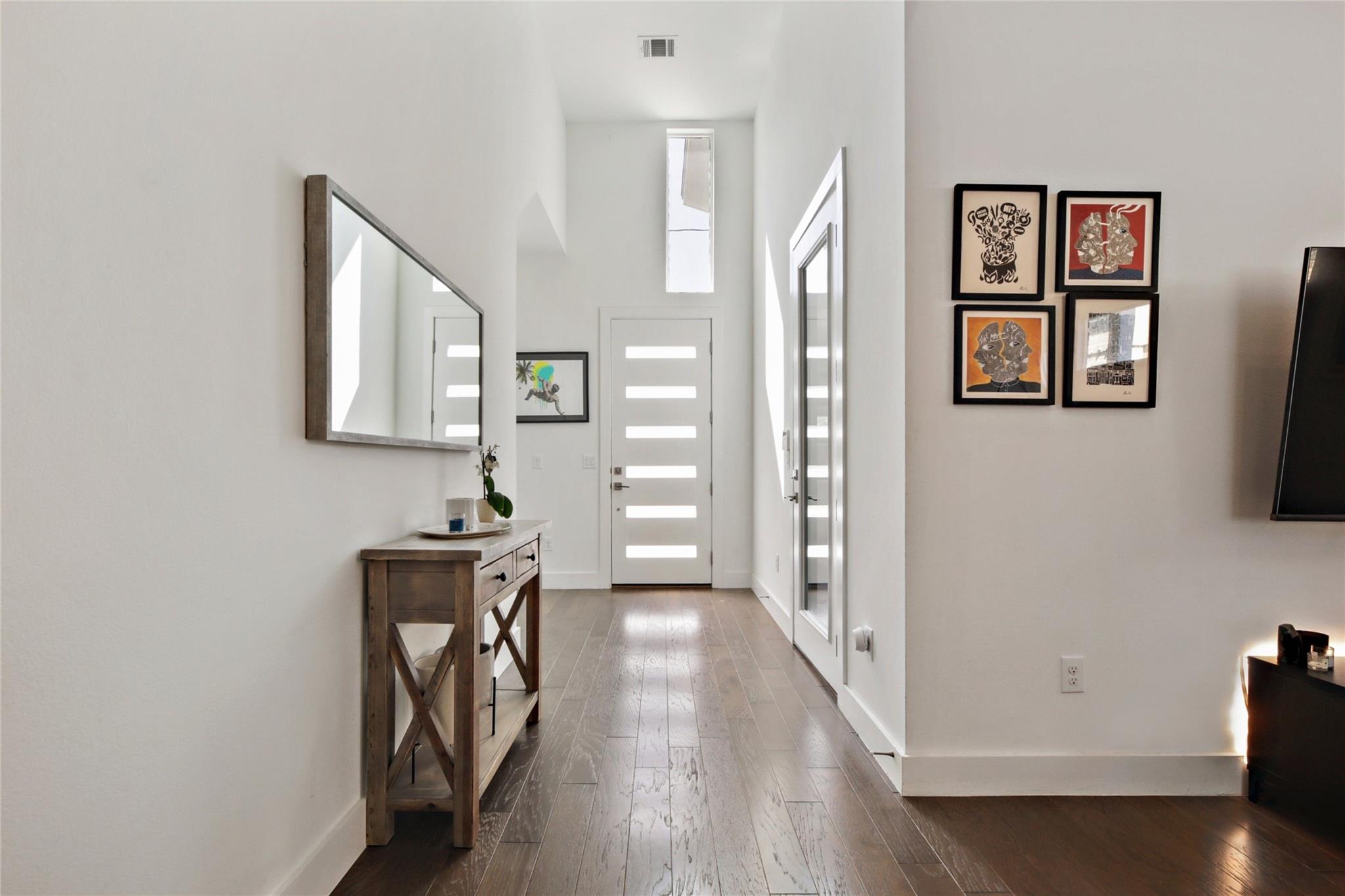 904 Catalpa St #a Property Photo 3