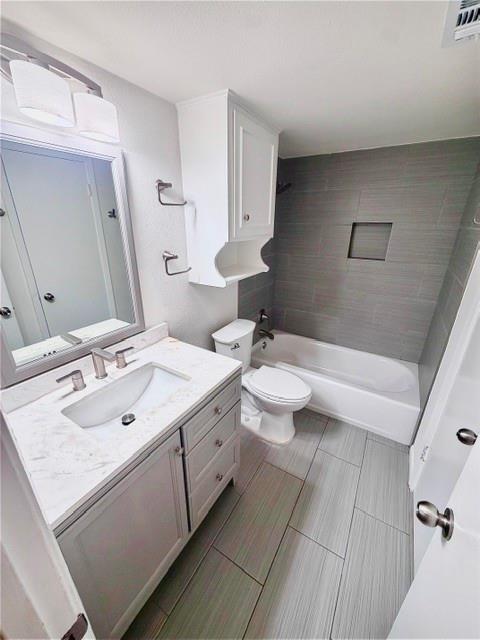 7303 Whispering Creek Cir #a & B Property Photo 17