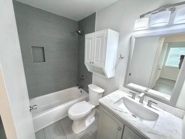 7303 Whispering Creek Cir #a & B Property Photo 20