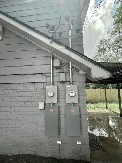 7303 Whispering Creek Cir #a & B Property Photo 23