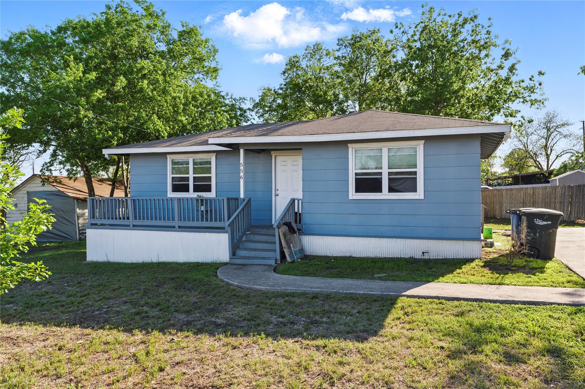 556 Gode Ln Property Photo 3