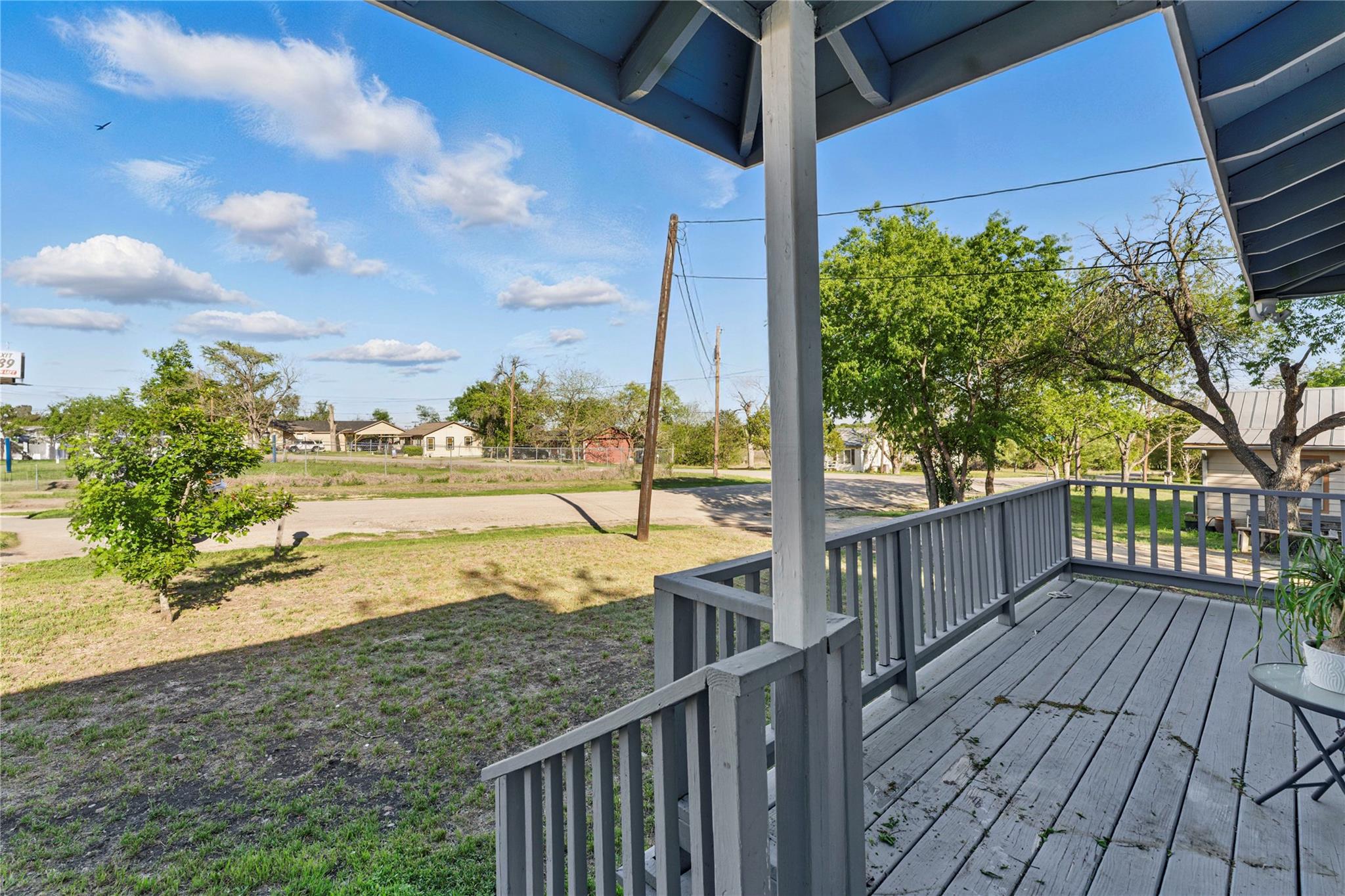 556 Gode Ln Property Photo 4