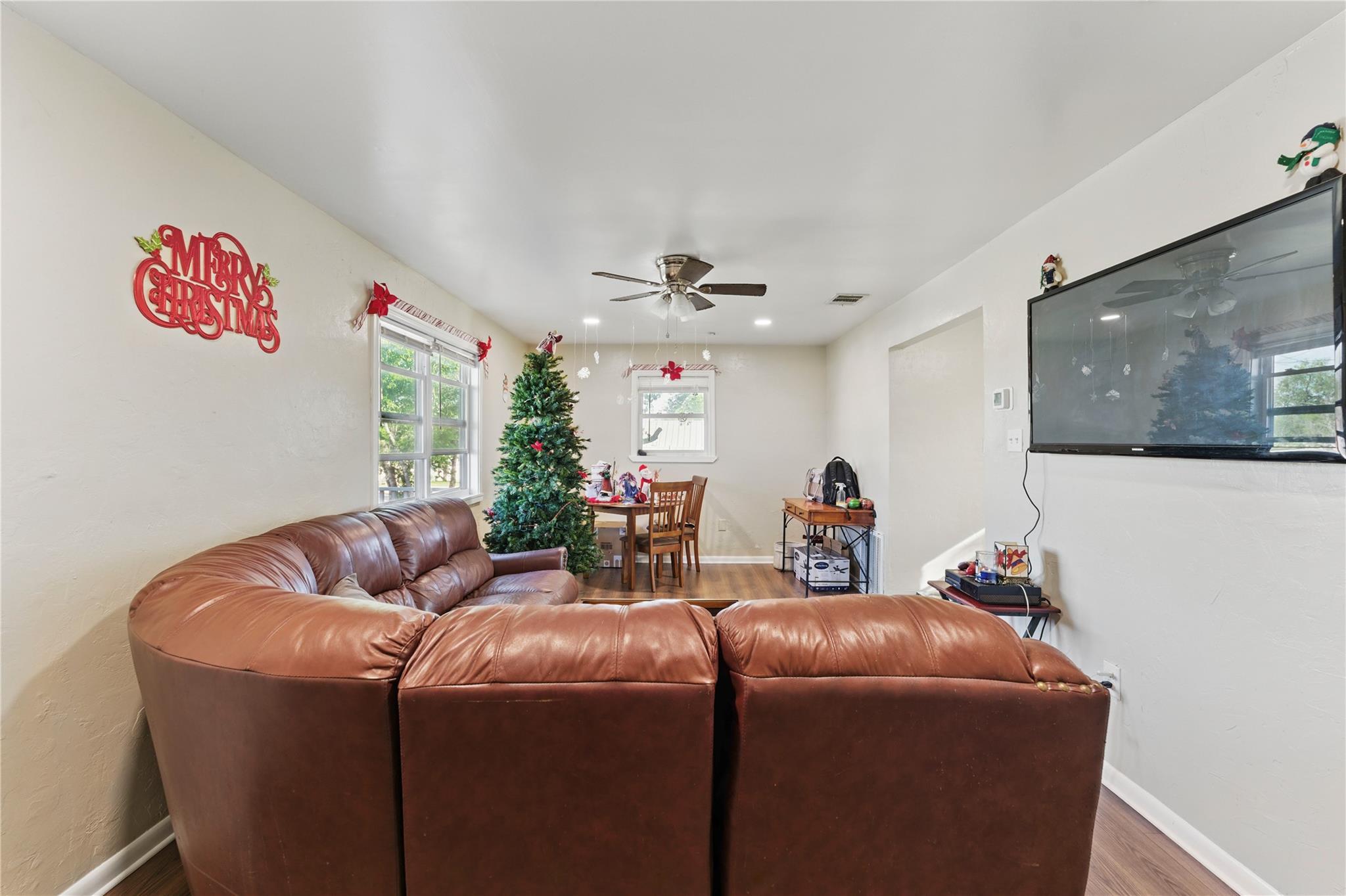 556 Gode Ln Property Photo 7