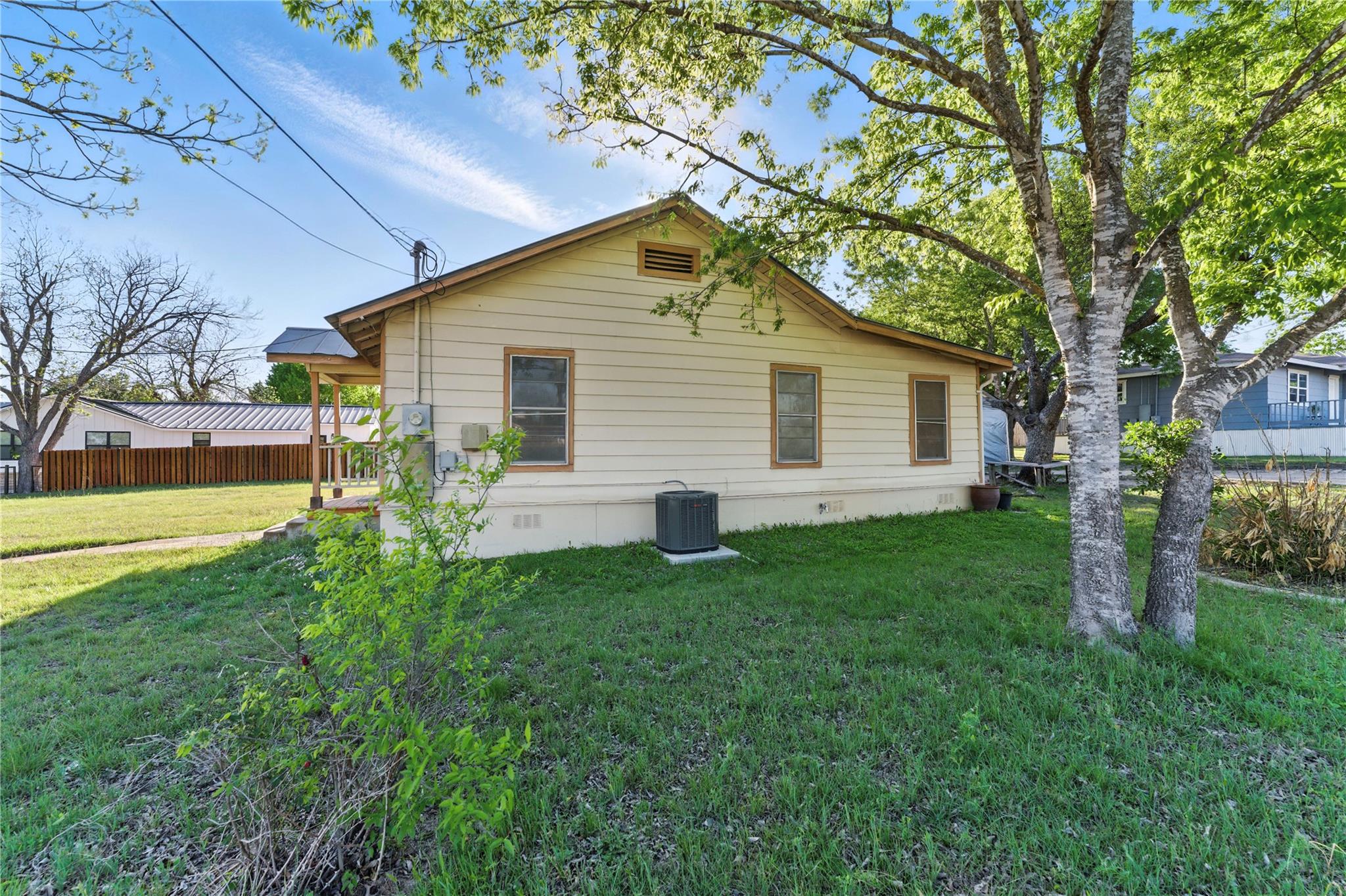 556 Gode Ln Property Photo 23