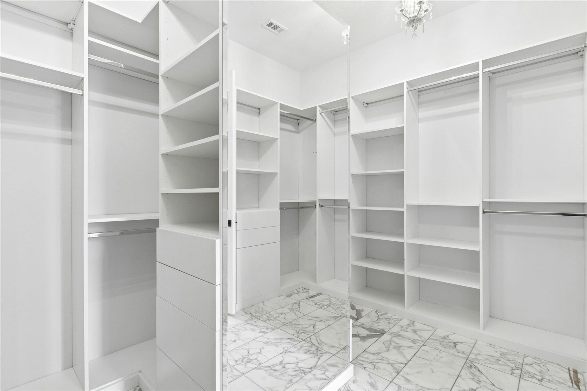 508 Woodside Ter Property Photo 11