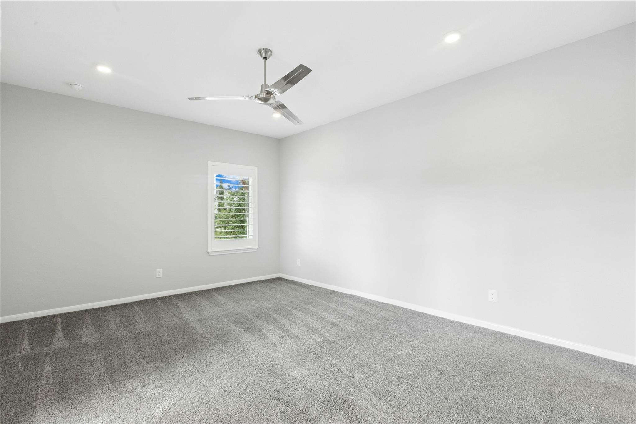 508 Woodside Ter Property Photo 15