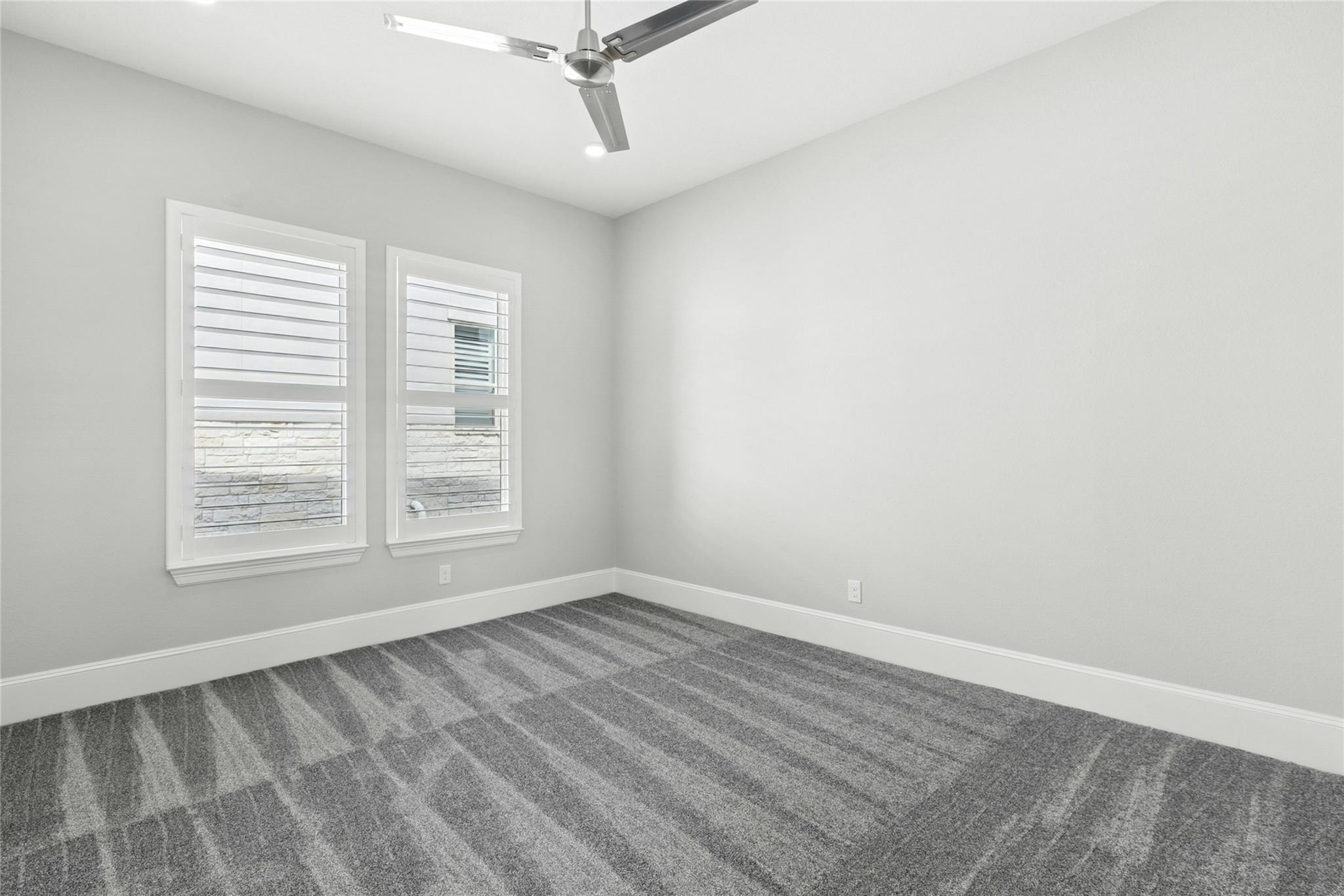 508 Woodside Ter Property Photo 17