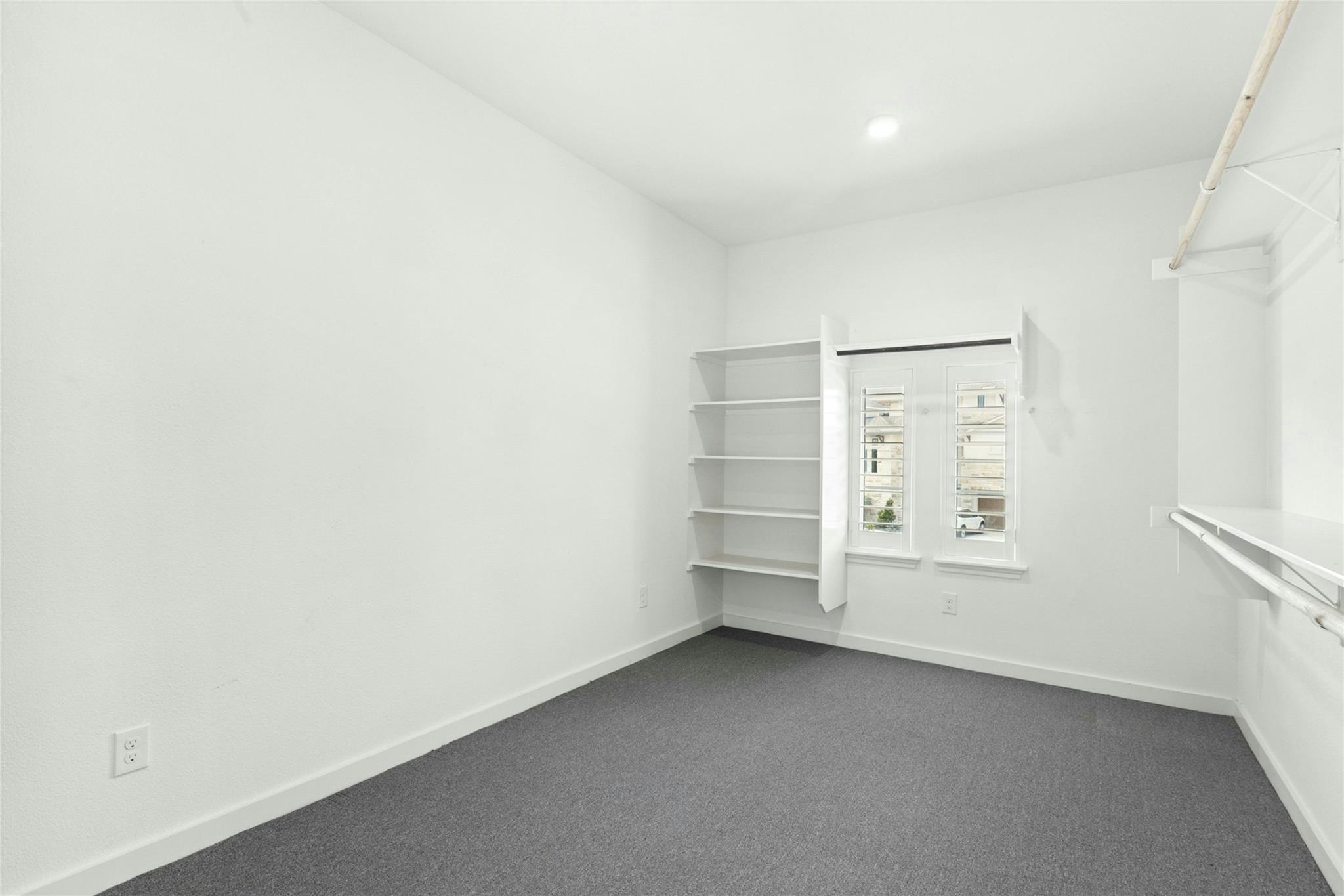 508 Woodside Ter Property Photo 18