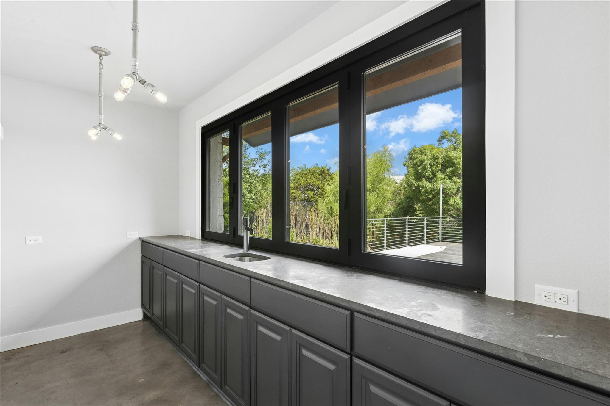 508 Woodside Ter Property Photo 27