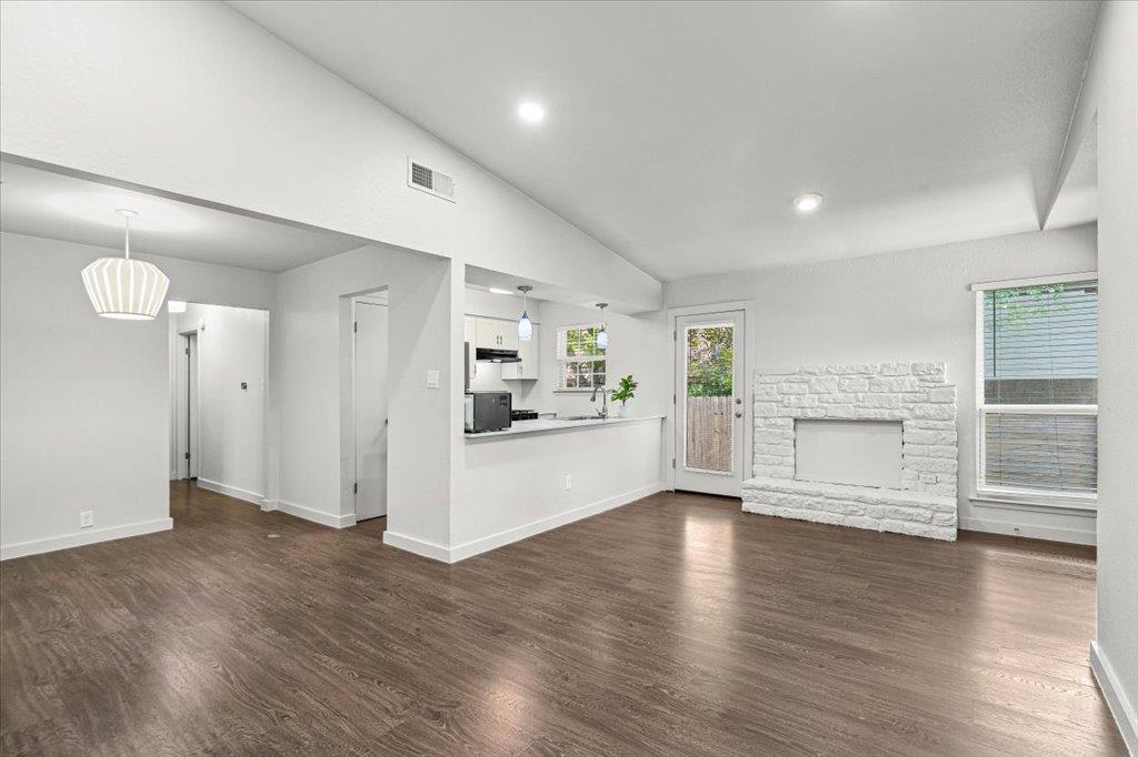 826 King Albert St #b Property Photo 4