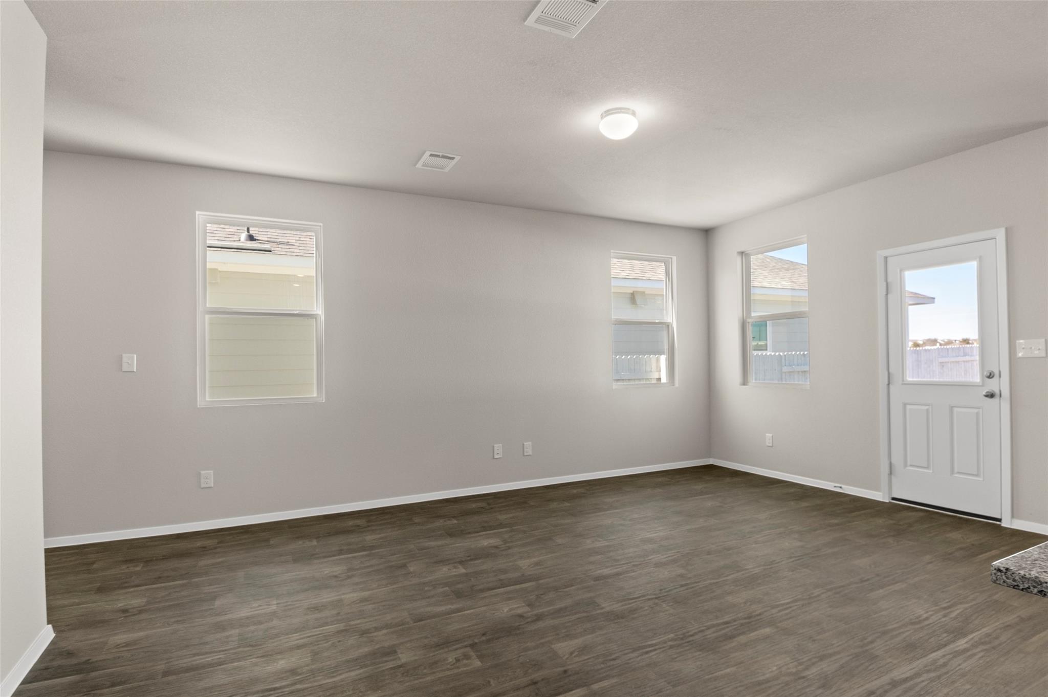 160 Lavender Ln Property Photo 5