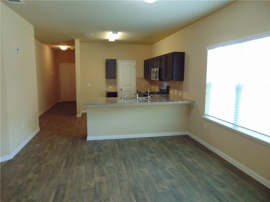 305 Cibolo Creek Dr Property Photo 8