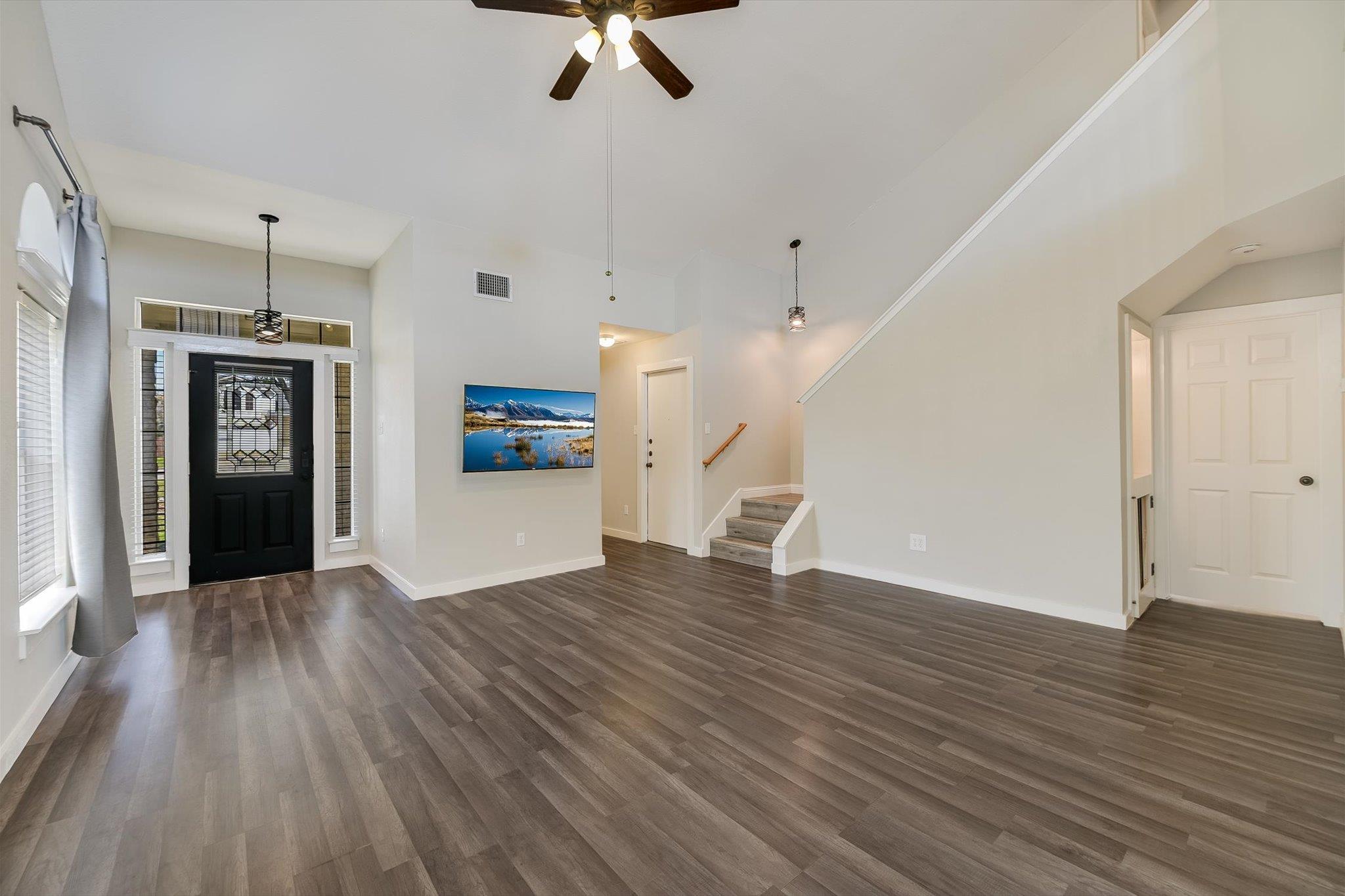 811 Chiselpoint Cv Property Photo 5
