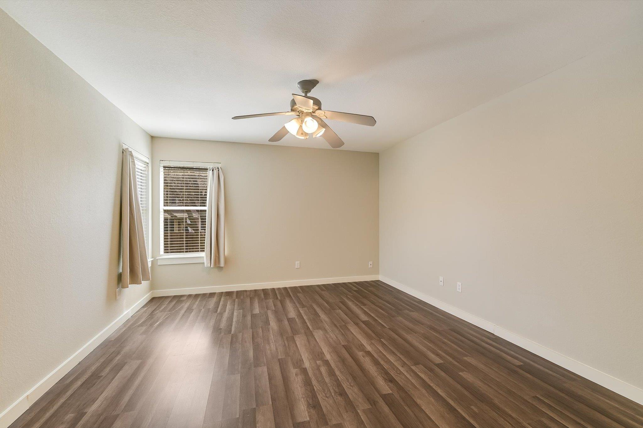 811 Chiselpoint Cv Property Photo 15
