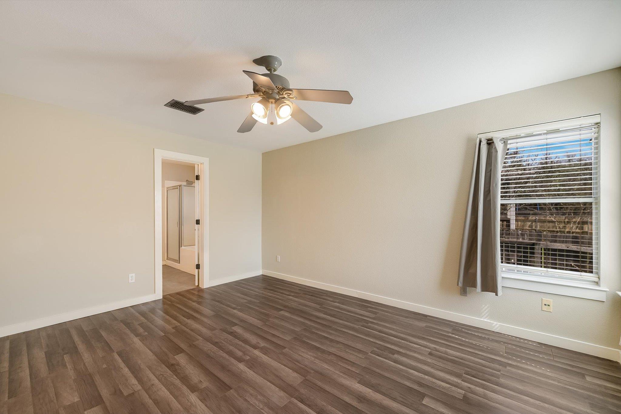 811 Chiselpoint Cv Property Photo 16