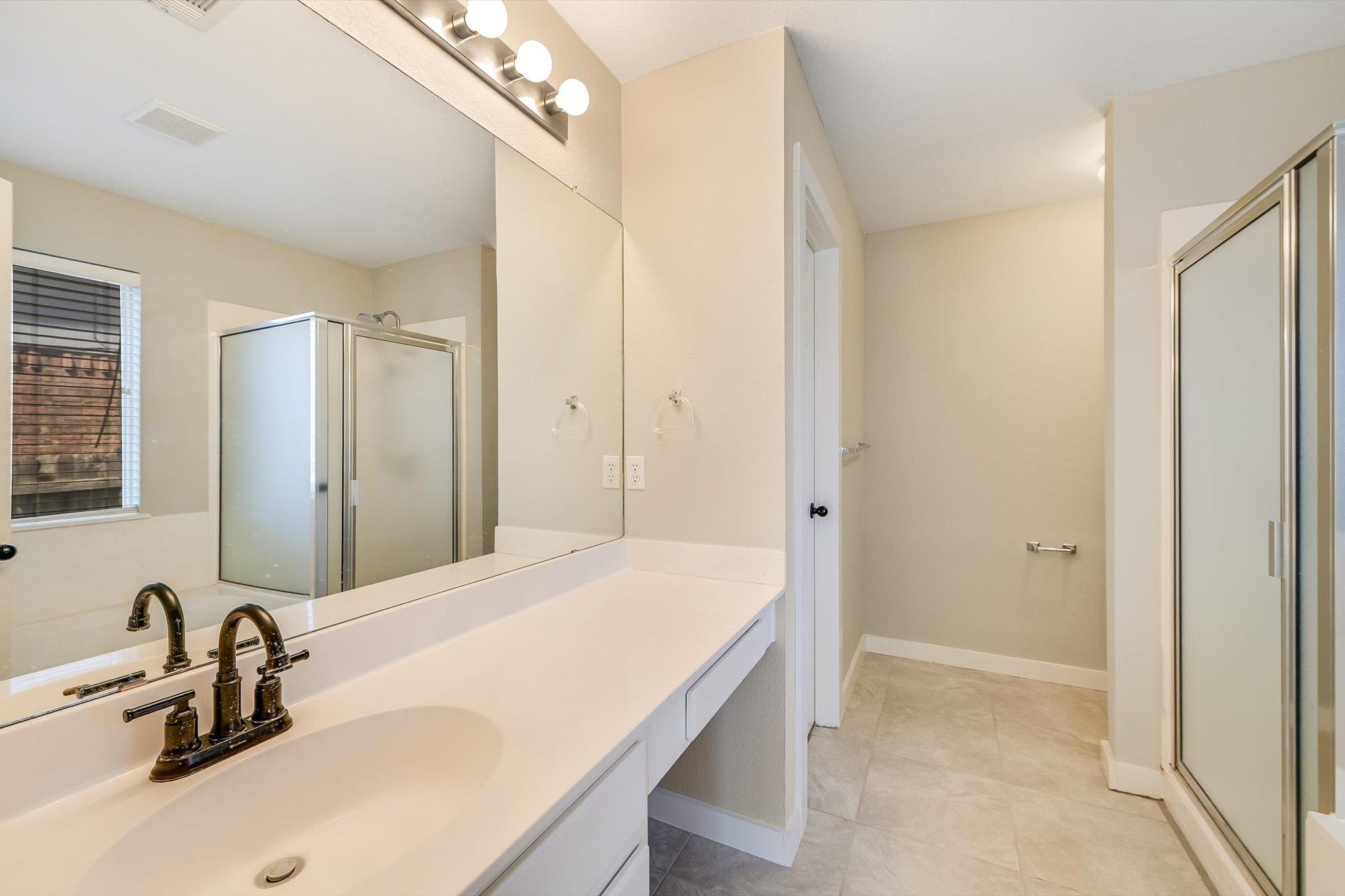 811 Chiselpoint Cv Property Photo 17